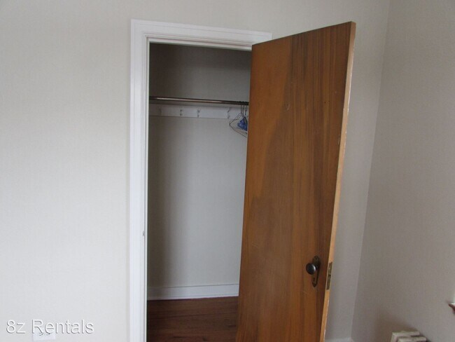 Building Photo - 1 br, 1 bath House - 1483 Ash Street #8