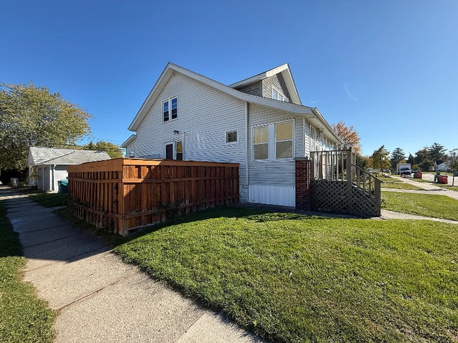 Building Photo - 22174 Cushing Ave