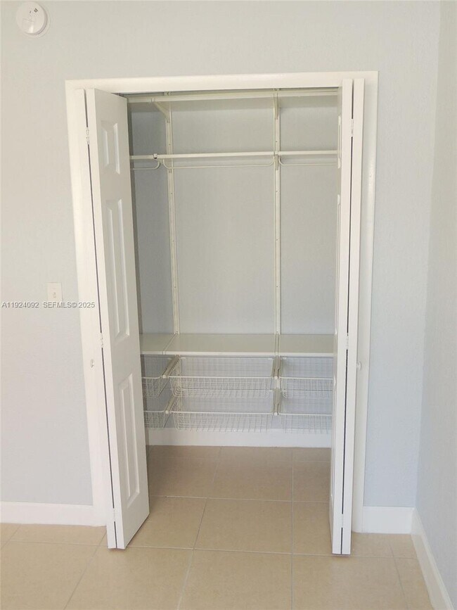 Building Photo - 1152 99th St