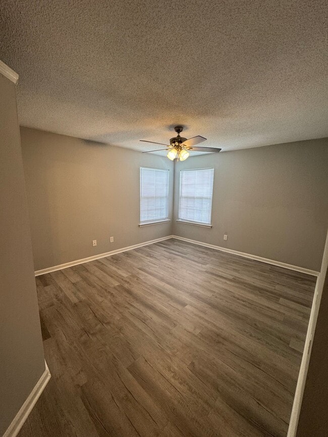 Building Photo - 8546 Hopkins Cir