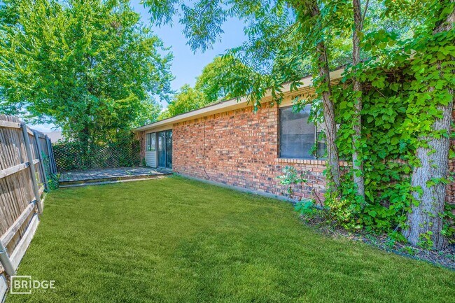 Building Photo - 9117 Fairmont Cir