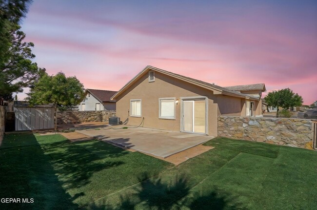 Building Photo - 14336 Desert Sage Dr
