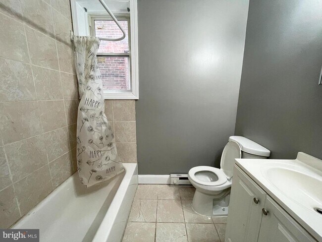 Building Photo - 1934 W Ontario St