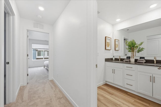 Building Photo - 4226 W Perspective St