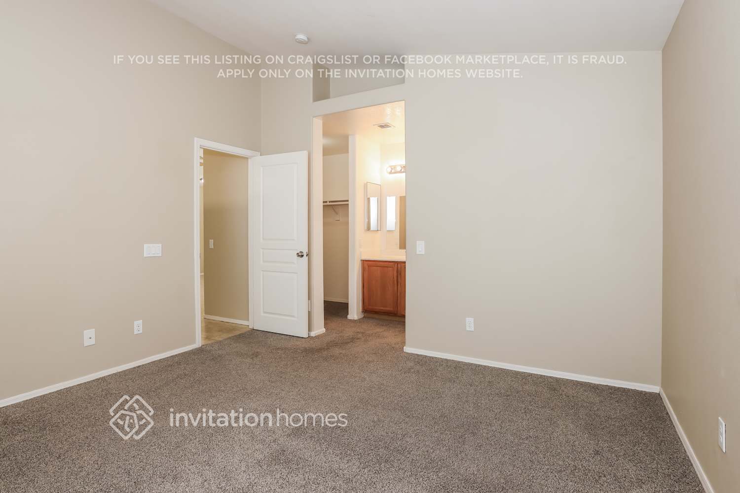 Building Photo - 10460 W Reade Ave