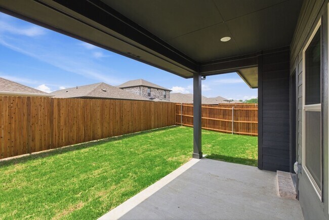 Building Photo - 501 Green Gables Dr