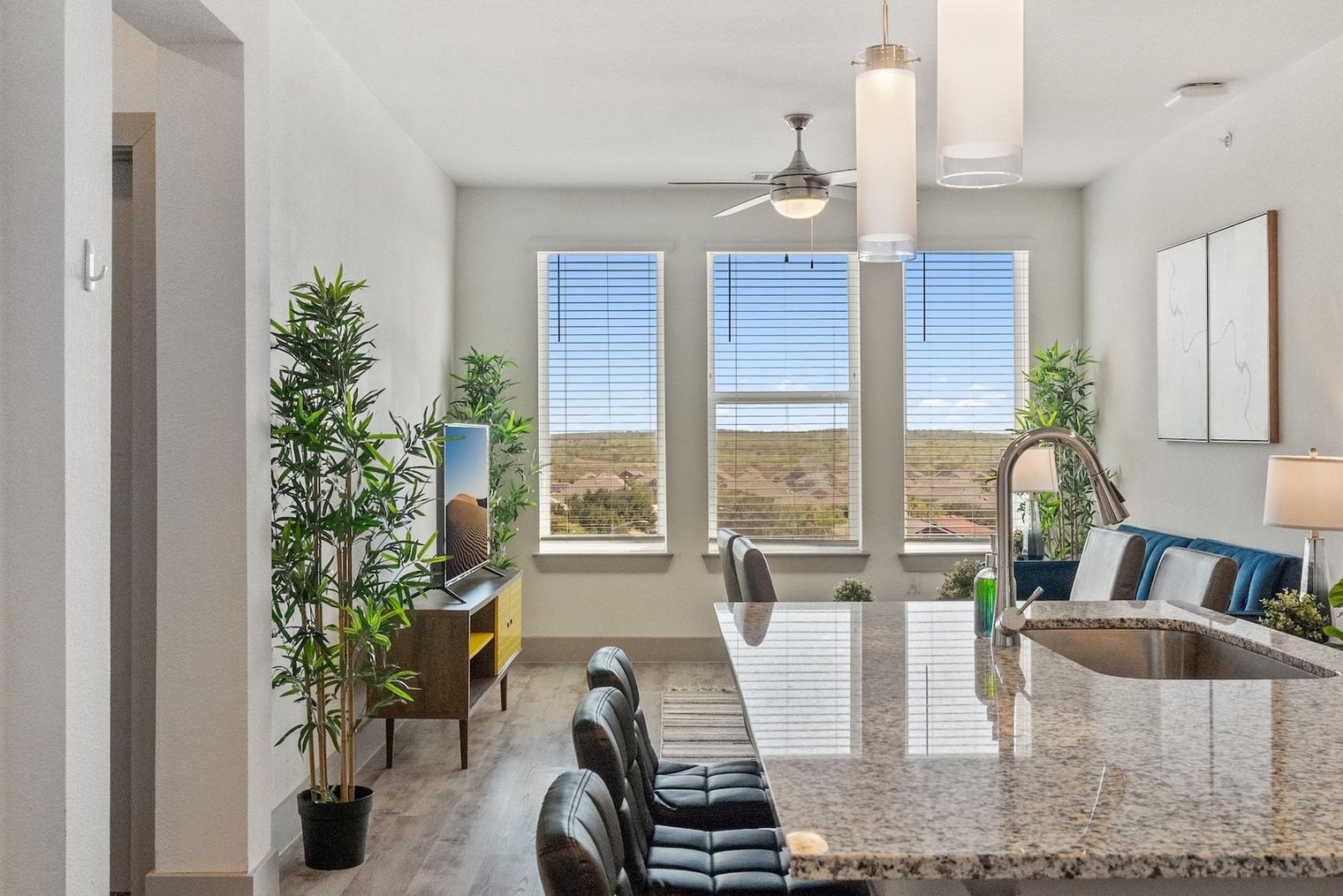 Building Photo - 12100 1/2 Ferrystone Glen Dr