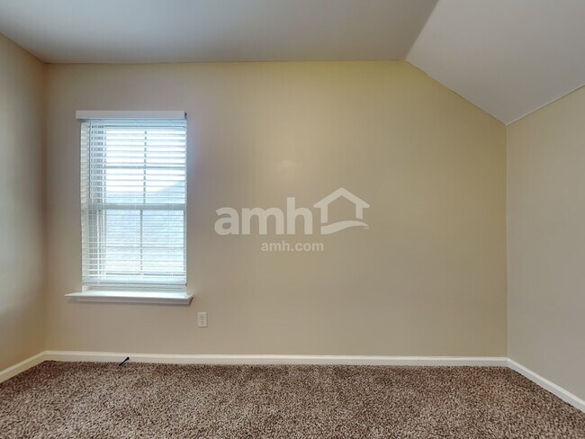 Building Photo - 5883 Savannah Pky