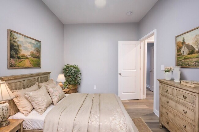 Building Photo - "Charming 3-Bedroom Duplex with 2 Full Baths in Prime Indianapolis Location!"