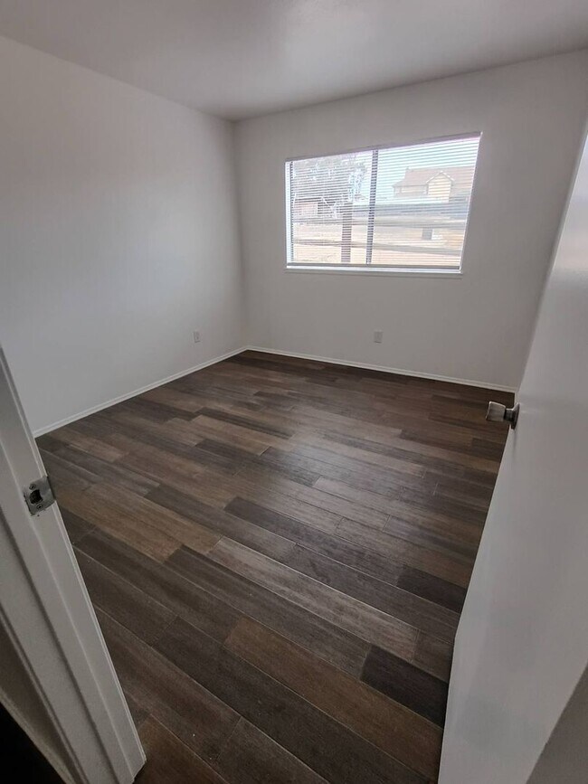 Building Photo - Large lot! 4 bedroom house in Woodcrest! Horse property!