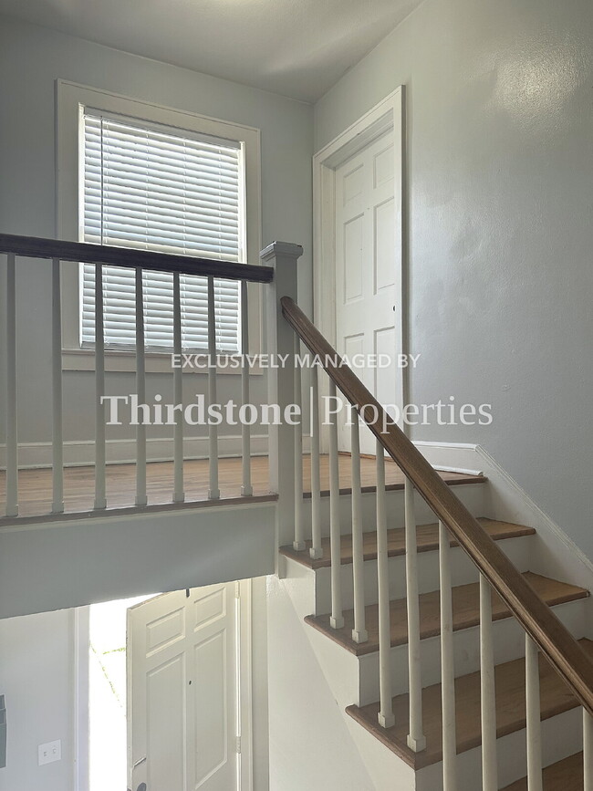 Building Photo - 2779 Riverside Ave