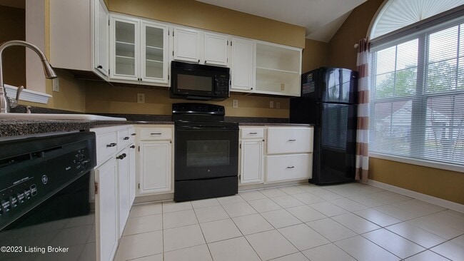 Building Photo - 10520 Bay Pointe Ct