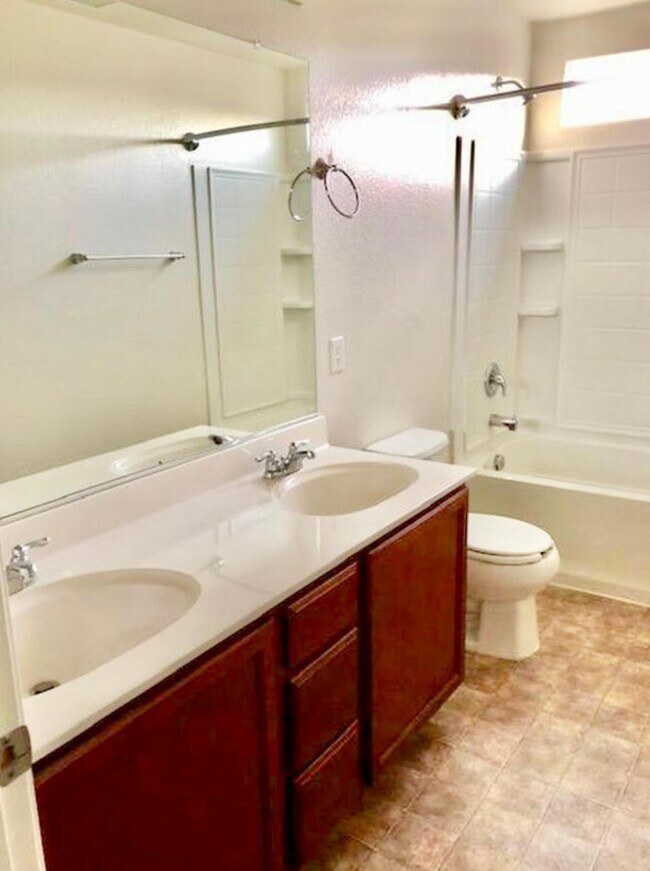 Building Photo - 11725 Cervino Dr