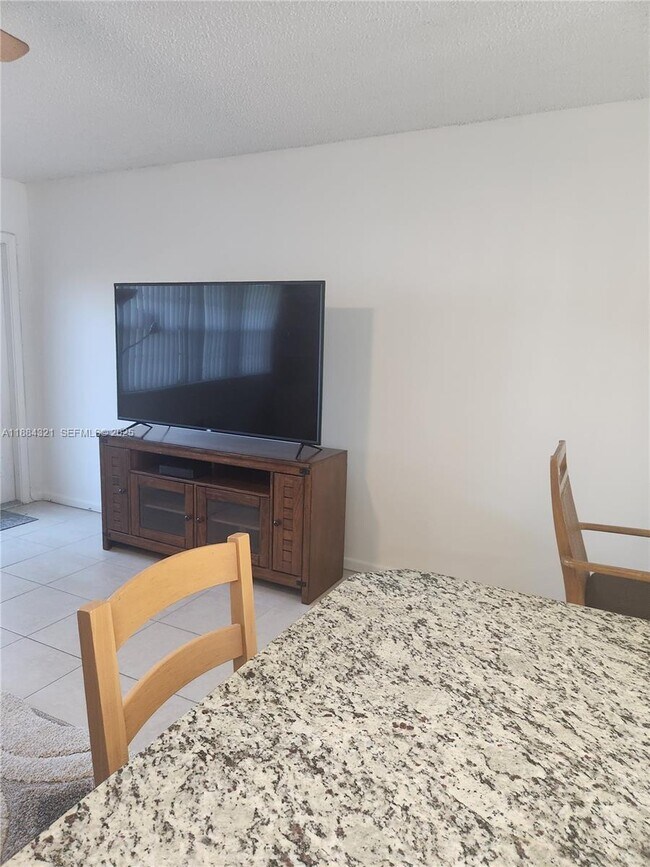 Building Photo - 326 Durham Cir