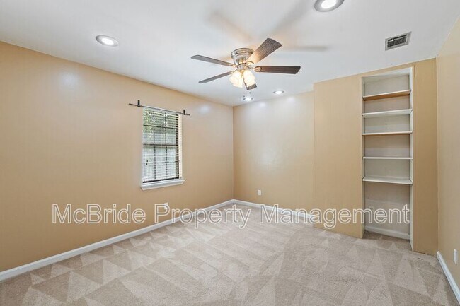 Building Photo - 539 Hunterdale Rd