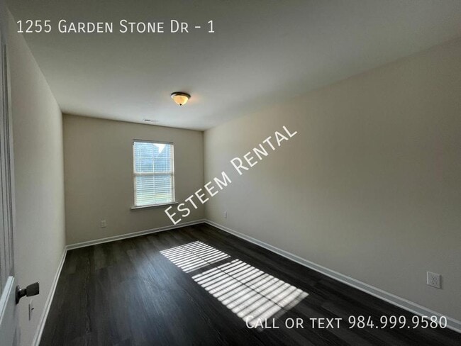 Building Photo - 1255 Garden Stone Dr