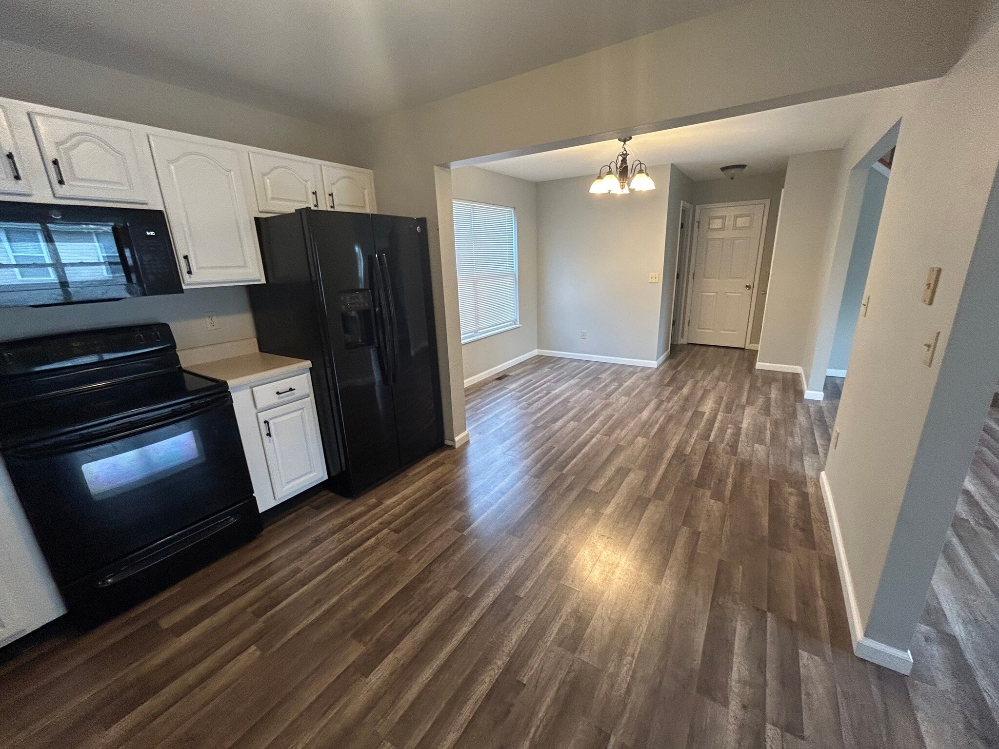 Building Photo - 331 Almond Tree Ct