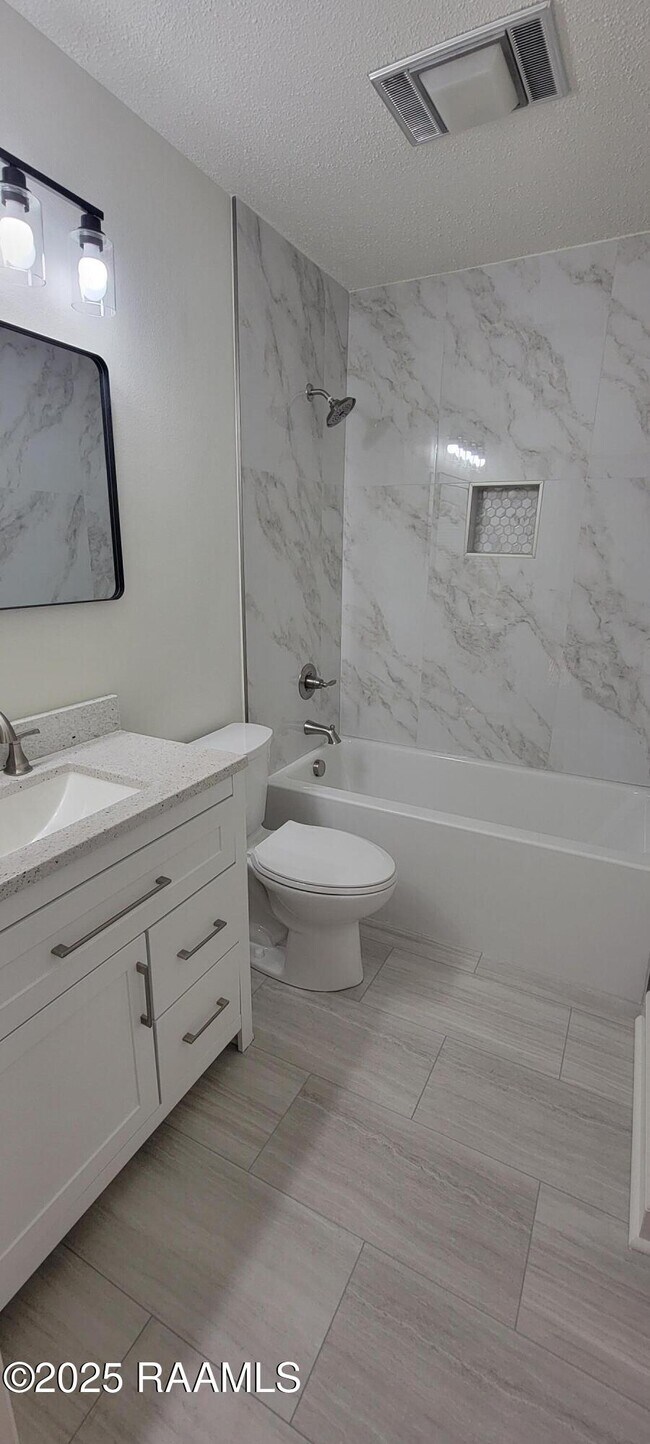 Building Photo - 110 W Bayou Pkwy