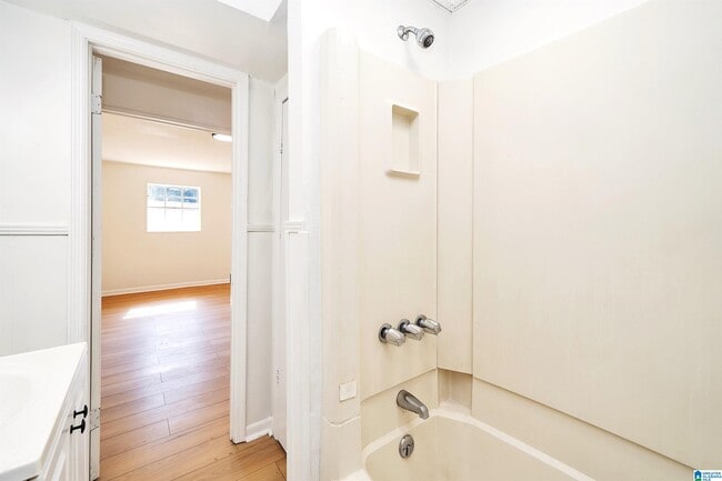 Building Photo - 2838 Micmac Dr