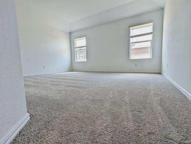 Building Photo - 158 Gresham