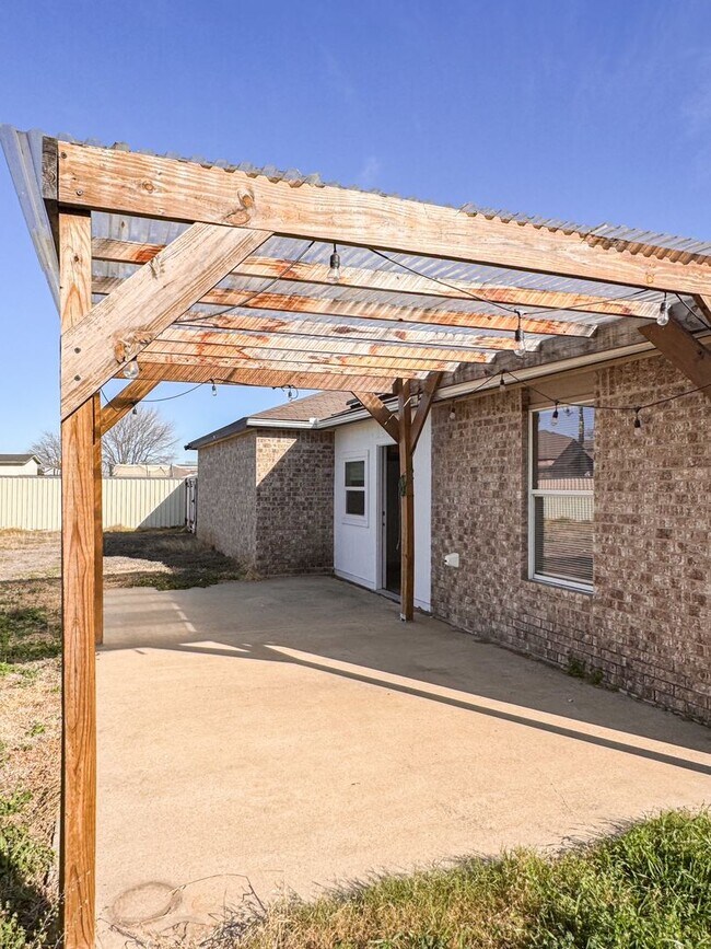 Building Photo - Updated & Large Rental Home in Greater Killeen