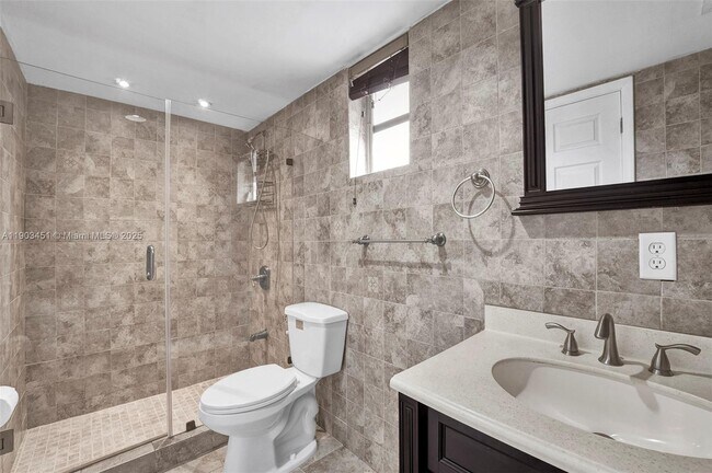 Building Photo - 12193 SW 82nd Ave