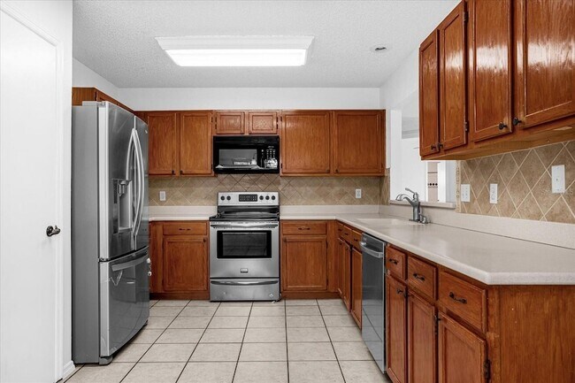 Building Photo - 601 Tomlinson Terrace