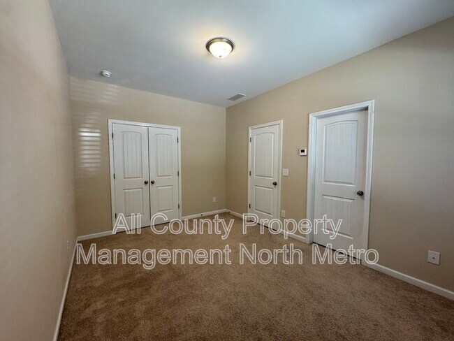 Building Photo - 837 Ivy Vine Pl