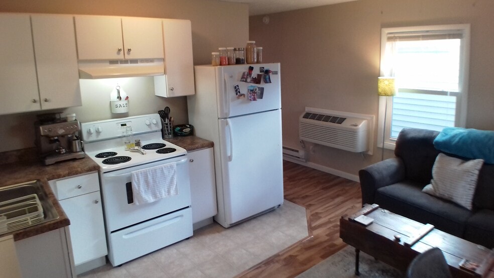 Building Photo - 1109 S Rogers St