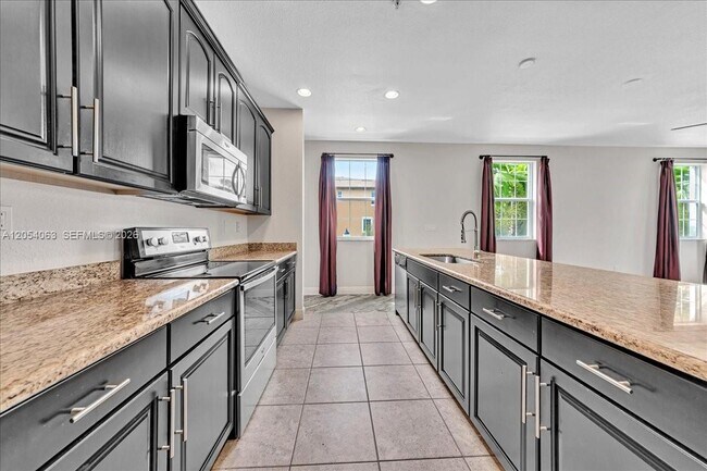 Building Photo - 995 SW 147th Ave