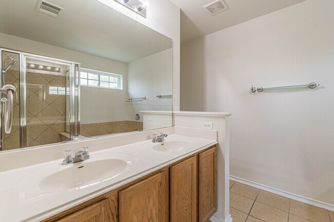 Building Photo - 13803 Laramie Hill