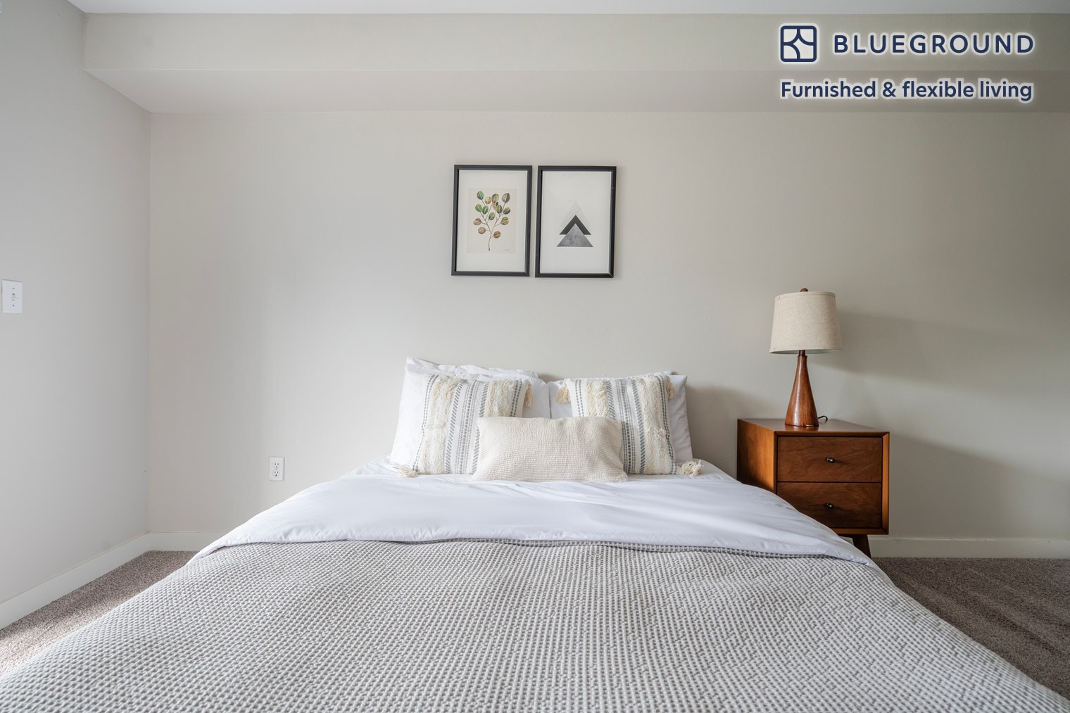 Building Photo - 526 Yale Ave N