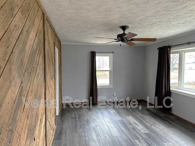 Building Photo - 727 Dale St