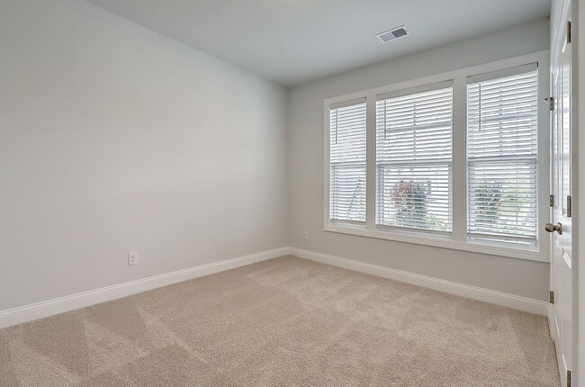 Building Photo - Cane Bay home available!