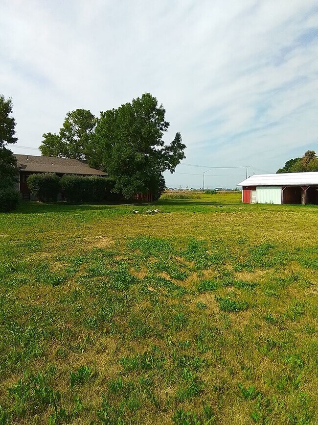 Building Photo - Single family home w / elbow room in Bozeman