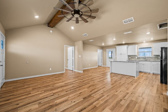 Building Photo - Modern 3/2 in New Deal ISD
