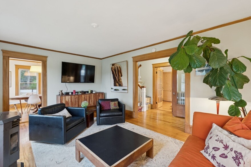 Building Photo - 38 Ocean House Rd