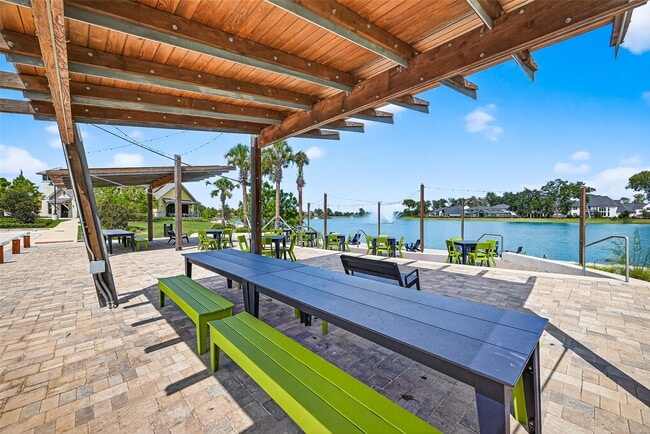 Building Photo - 10727 River Walk Dr