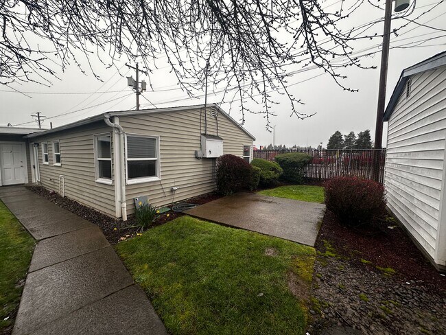 Building Photo - 141