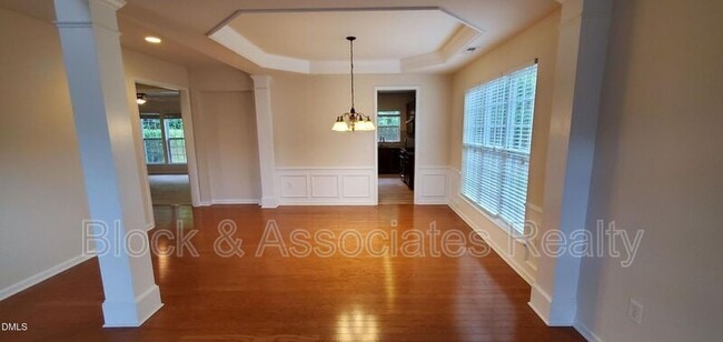Building Photo - 410 Euphoria Cir