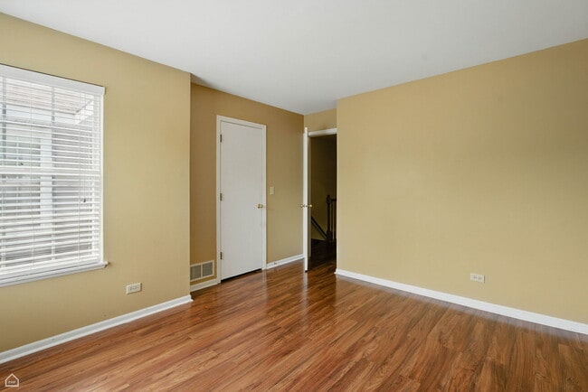 Building Photo - 2052 Waverly Ln