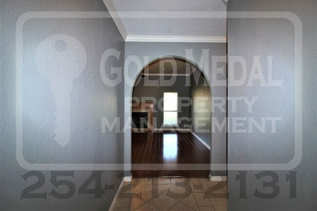 Building Photo - 401 Hedy Dr