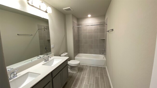 Building Photo - 7059 Silverleaf Oak St