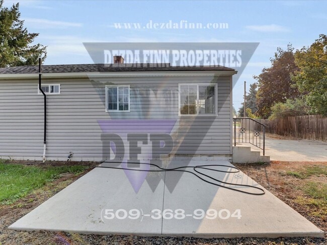 Building Photo - 2 Bed, 1 Bath in NE Spokane Valley Availab...