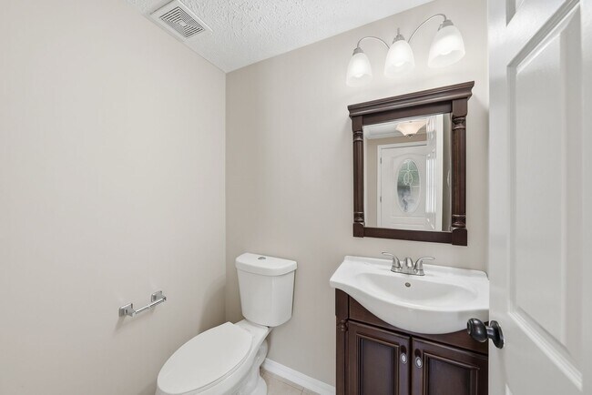 Building Photo - 14126 Red River Dr