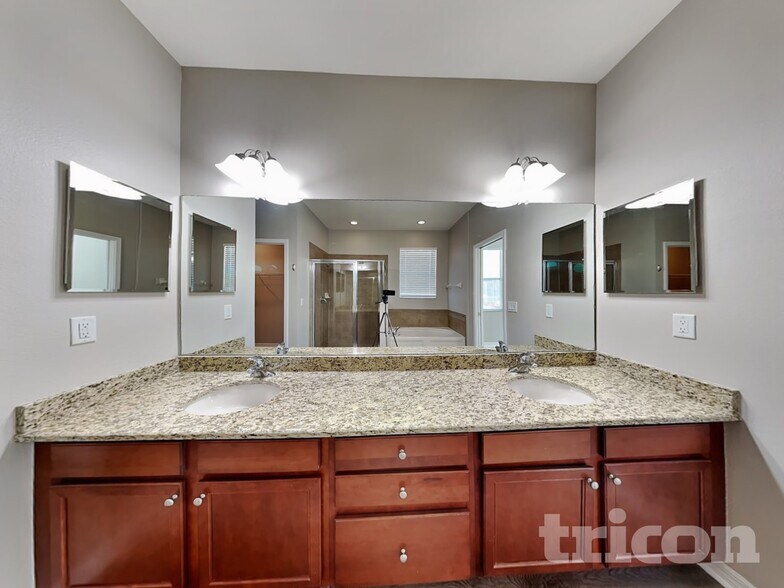 Building Photo - 19322 Sunset Bay Dr