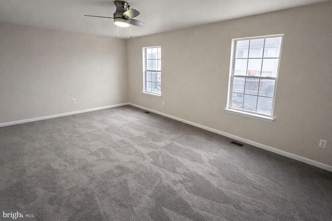 Building Photo - 5605 Larson Ct