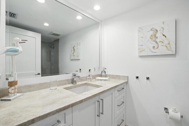 Building Photo - 9517 Gulf Shore Dr