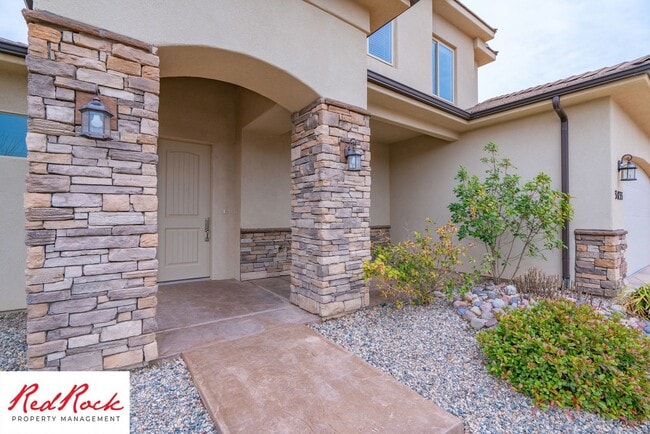 Building Photo - Pet Friendly 4 Bedroom Little Valley Home ...