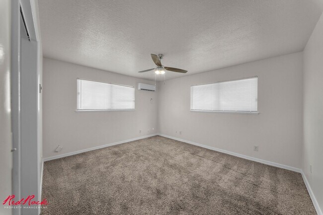 Building Photo - Adorable 2 Bedroom Cedar City Townhome